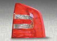 Articolo 29CM6 - FANALE P/DX SKODA OCTAVIA WAGON 04/04>